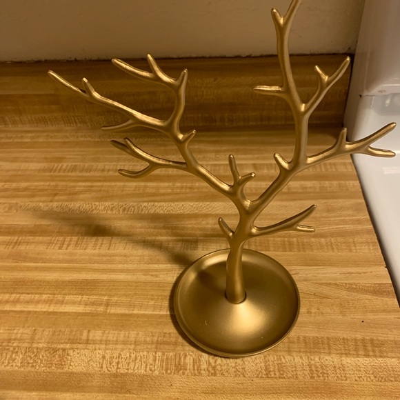Golden Jewelry Tree - Picture 2 of 3